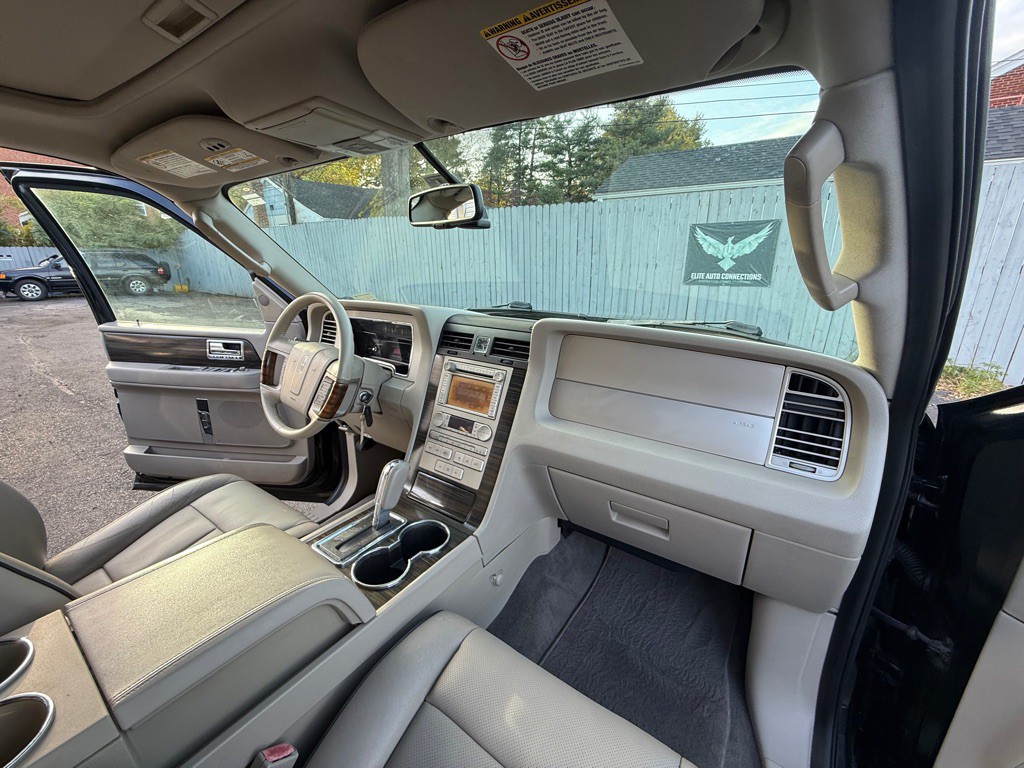 2007 Lincoln Navigator Image 26