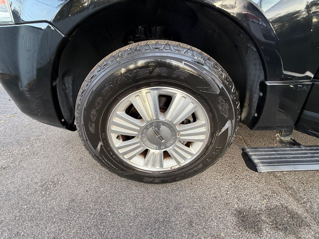 2007 Lincoln Navigator Image 34