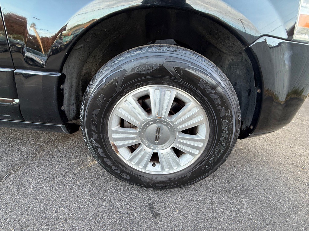 2007 Lincoln Navigator Image 35