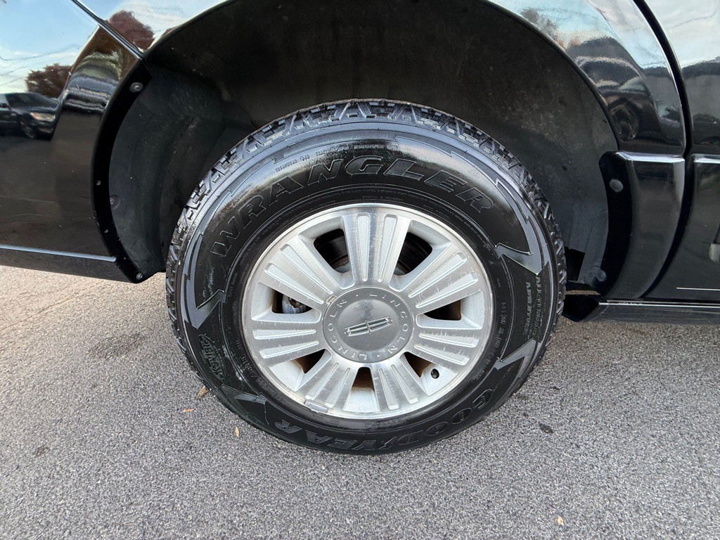 2007 Lincoln Navigator Image 36