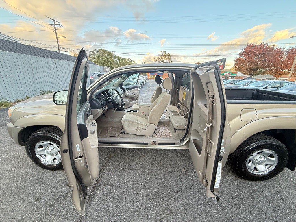 2006 Toyota Tacoma Image 10