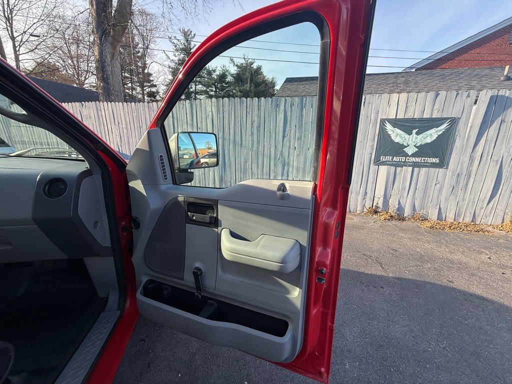 2005 Ford F-150 Image 31