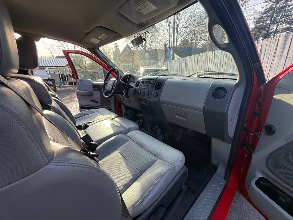 2005 Ford F-150 Image 33