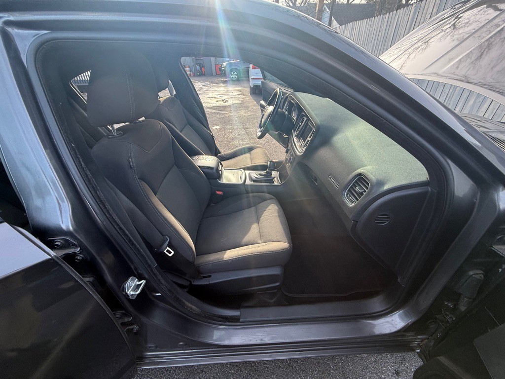 2018 Dodge Charger Image 16