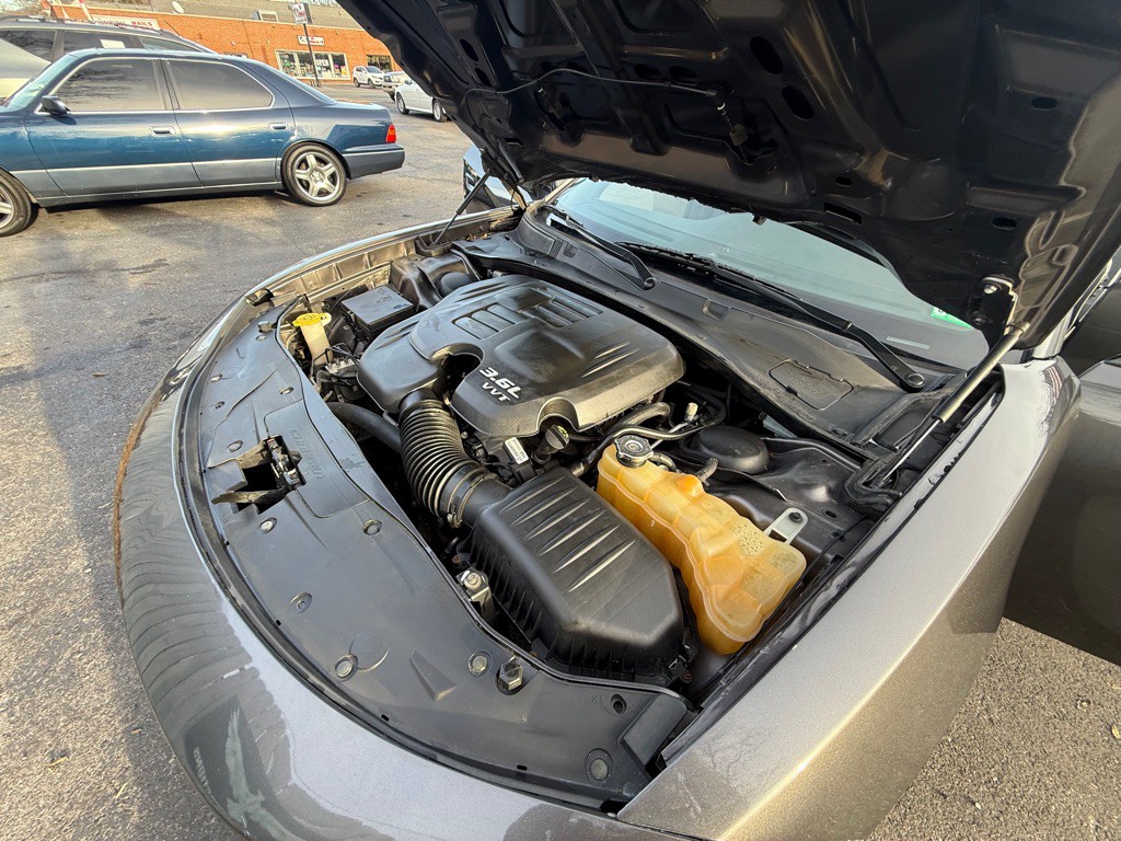 2018 Dodge Charger Image 18