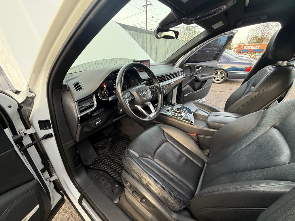 2017 Audi Q7 Image 9