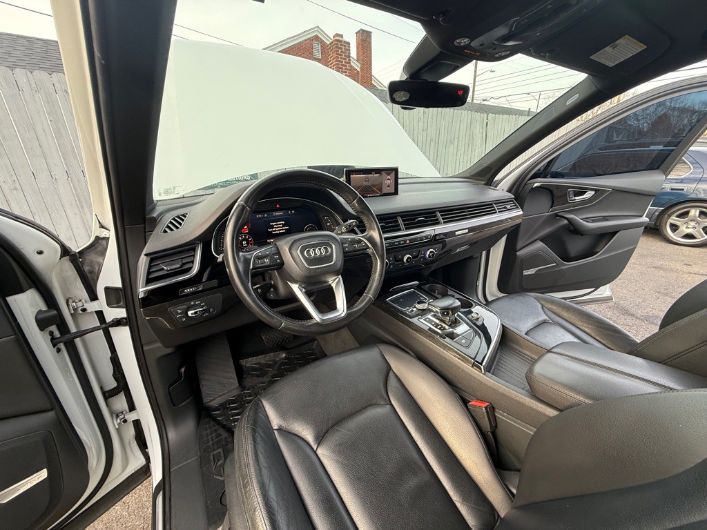 2017 Audi Q7 Image 11