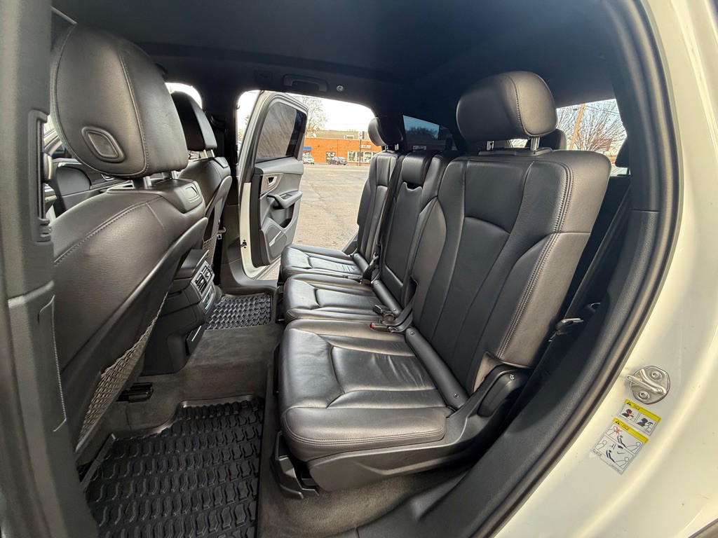 2017 Audi Q7 Image 13