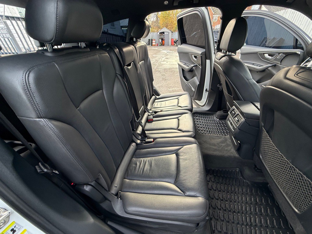 2017 Audi Q7 Image 16
