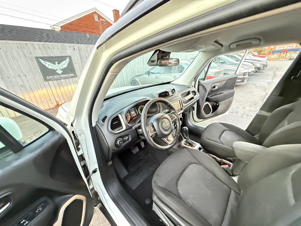 2016 Jeep Renegade Image 9
