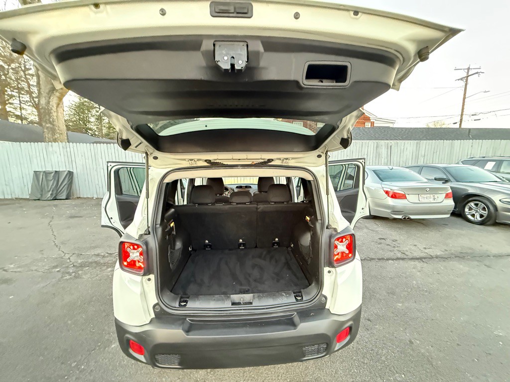 2016 Jeep Renegade Image 12