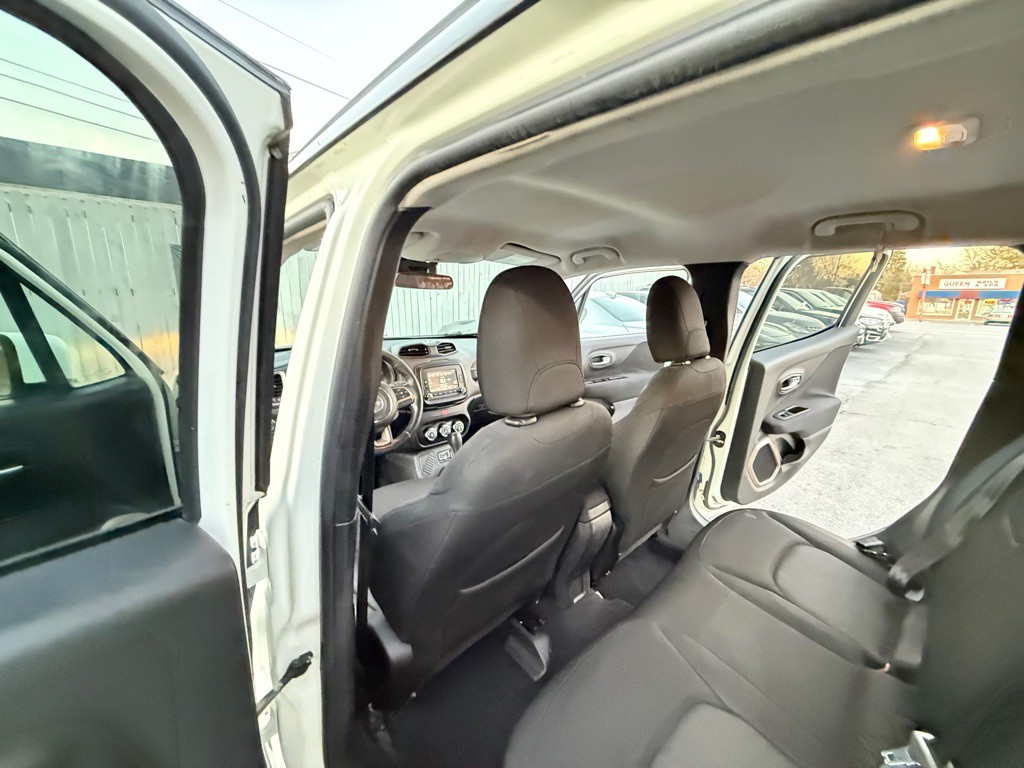 2016 Jeep Renegade Image 19