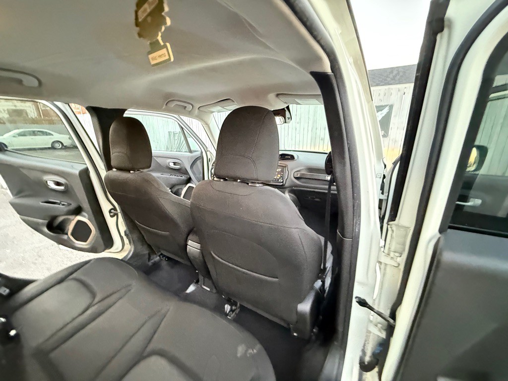 2016 Jeep Renegade Image 22