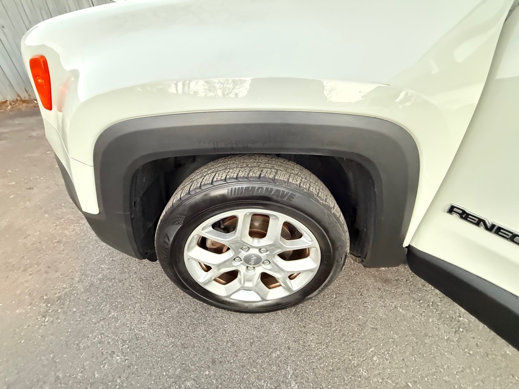 2016 Jeep Renegade Image 29