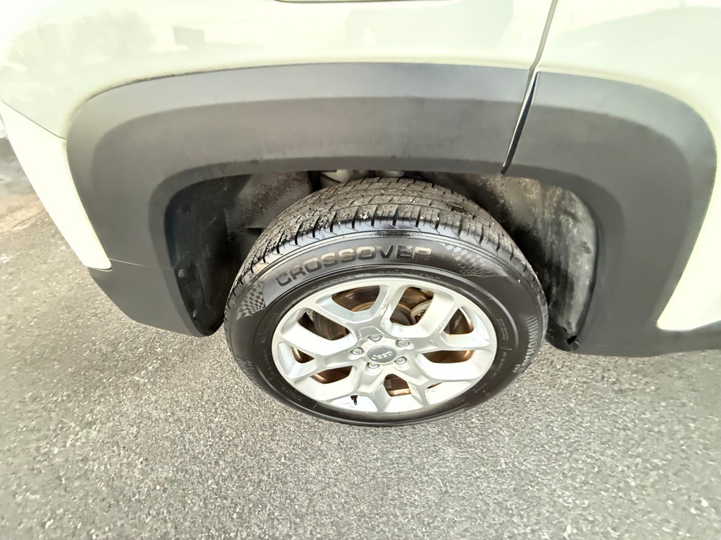 2016 Jeep Renegade Image 30