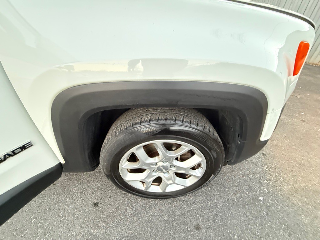 2016 Jeep Renegade Image 31