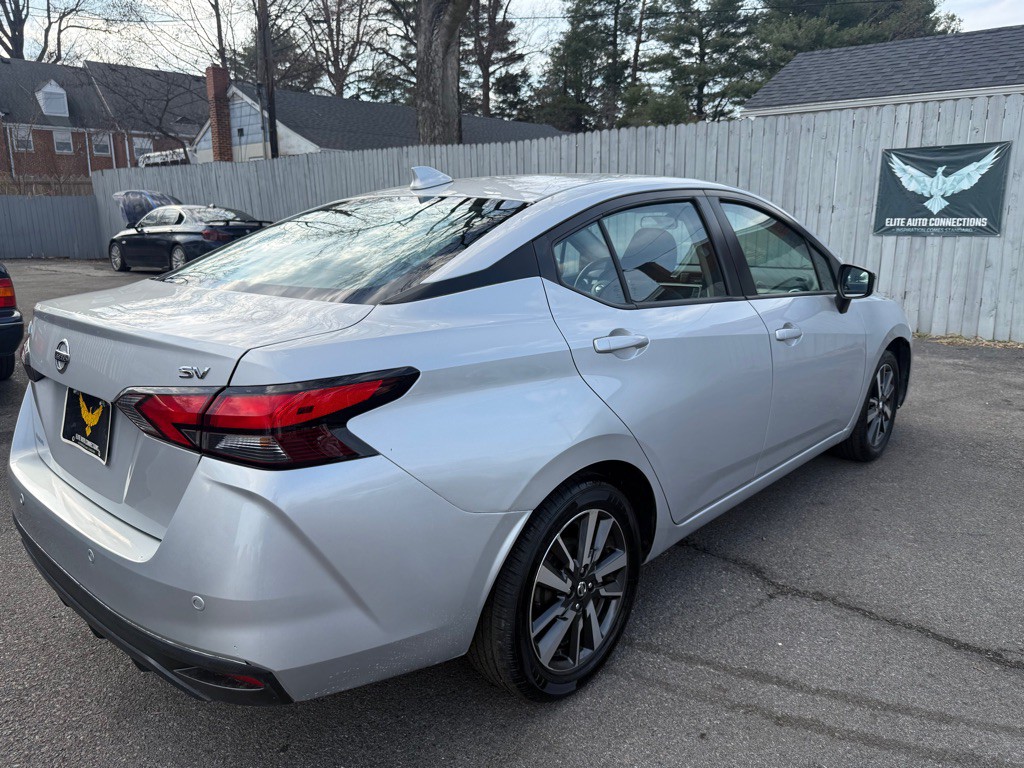 2021 Nissan Versa Image 3