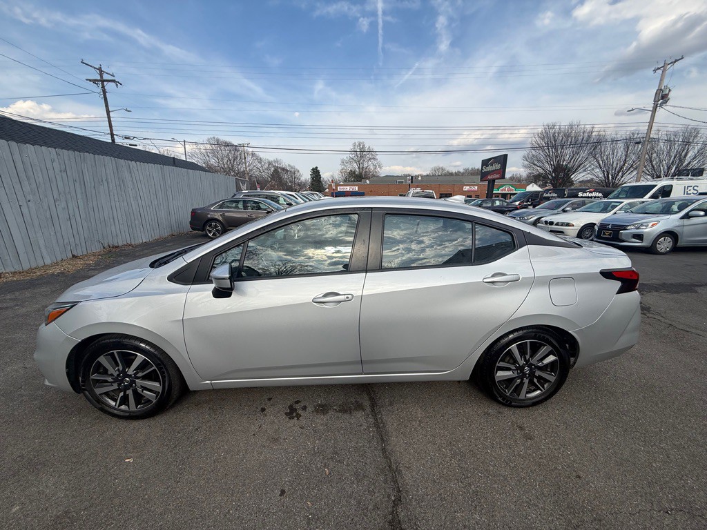 2021 Nissan Versa Image 6