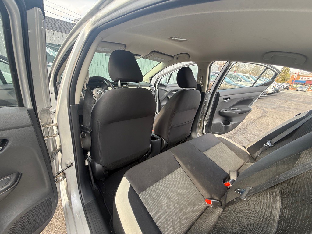 2021 Nissan Versa Image 16