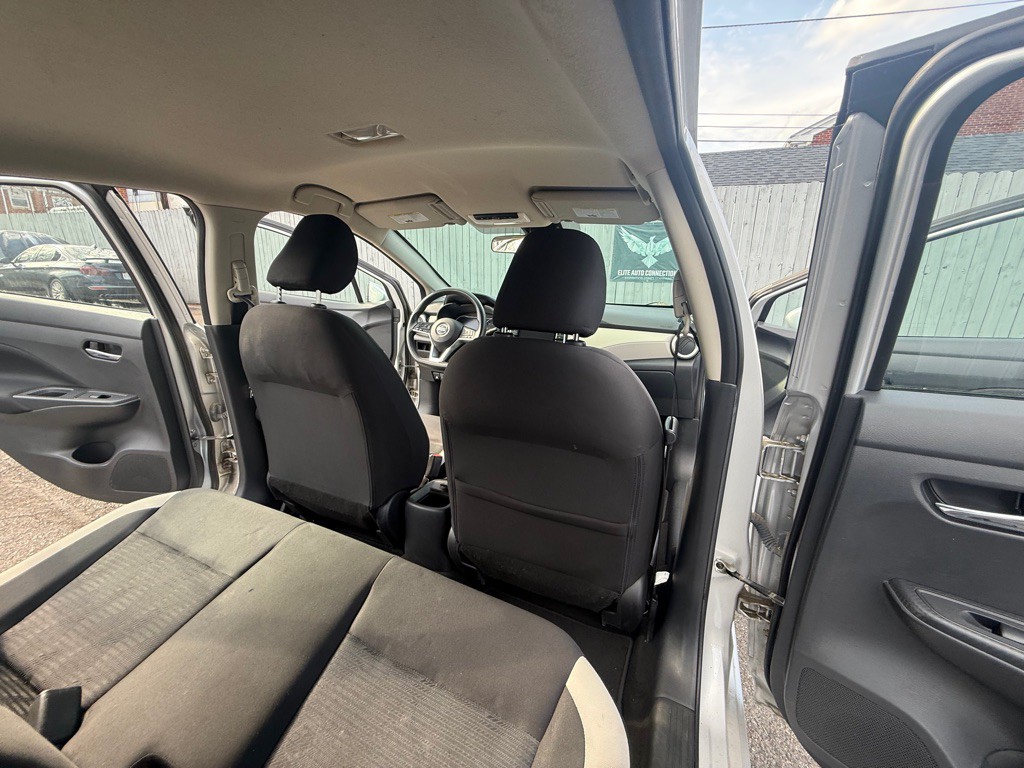 2021 Nissan Versa Image 17