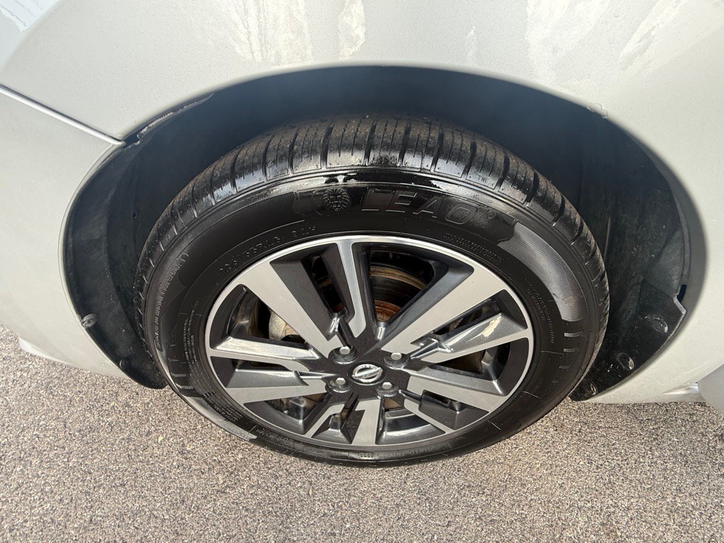 2021 Nissan Versa Image 25