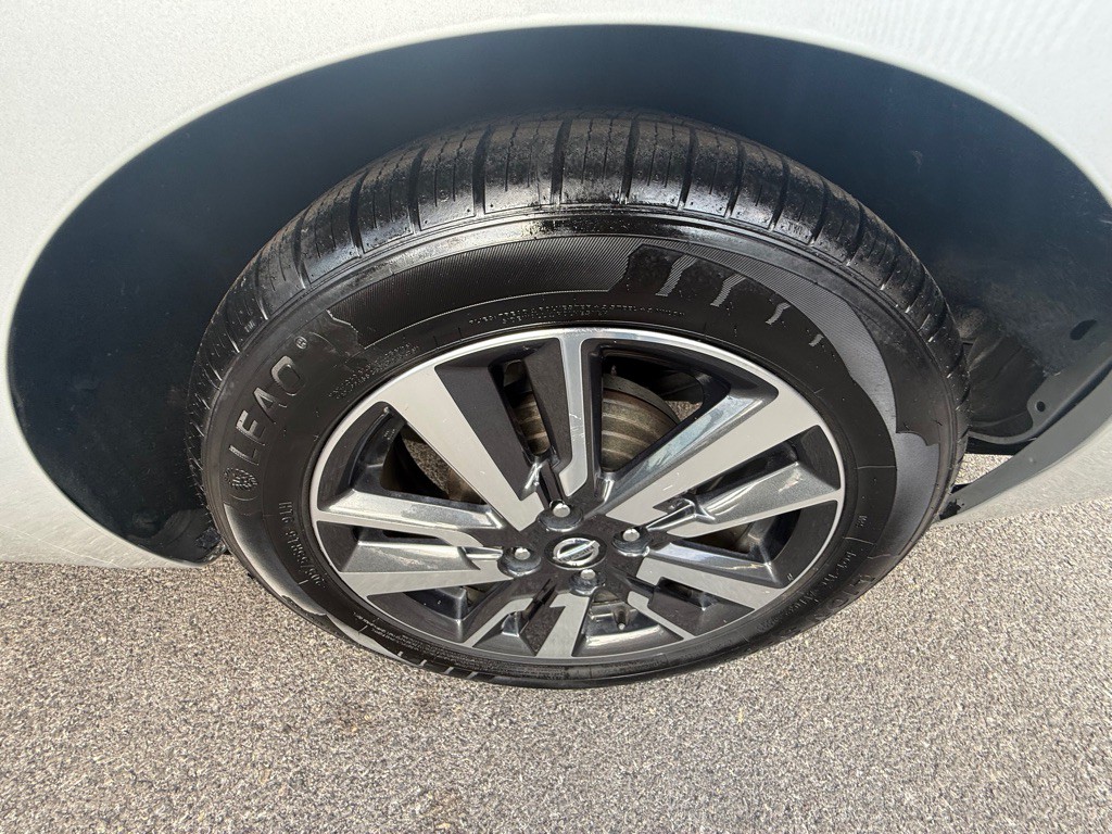 2021 Nissan Versa Image 27