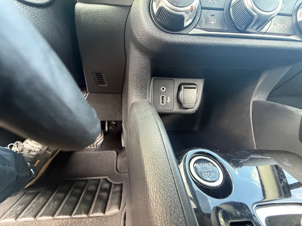 2021 Nissan Versa Image 30