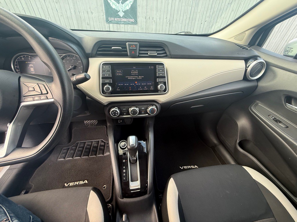 2021 Nissan Versa Image 32