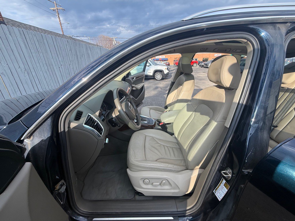 2010 Audi Q5 Image 12