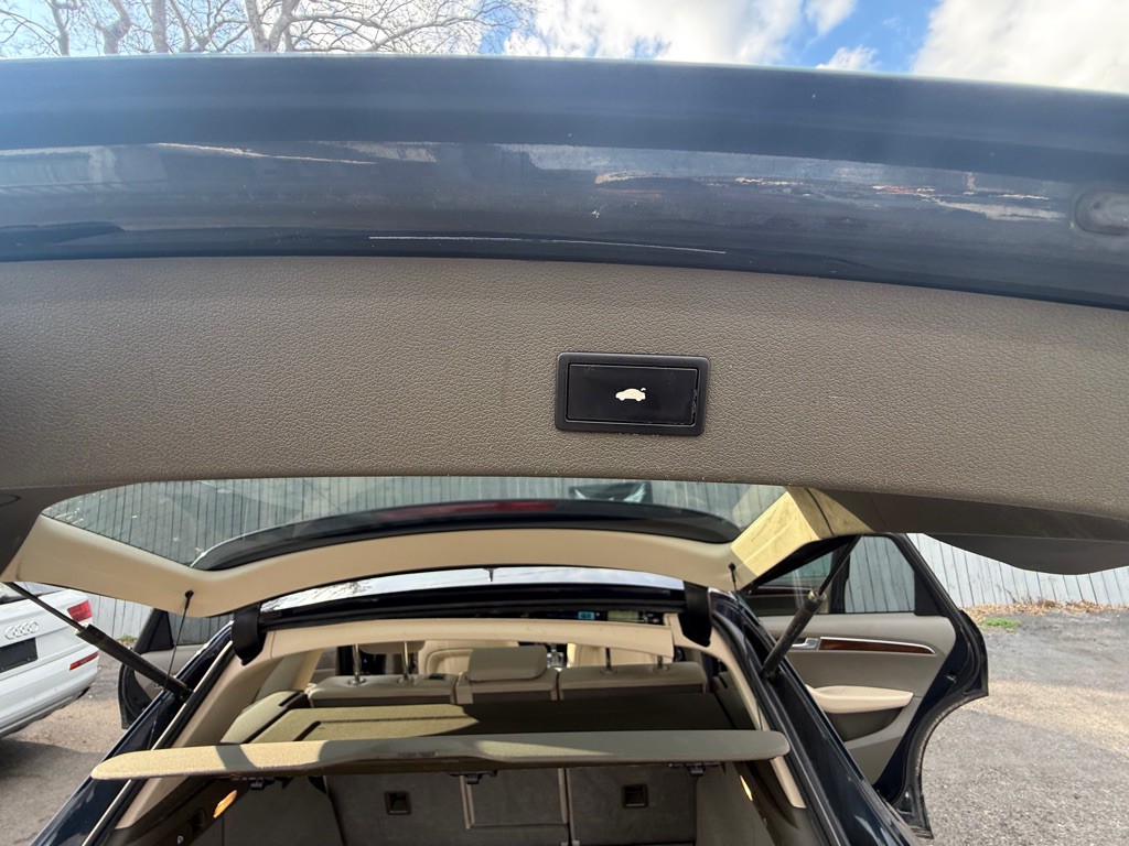 2010 Audi Q5 Image 18
