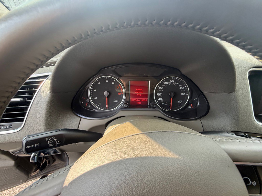 2010 Audi Q5 Image 32