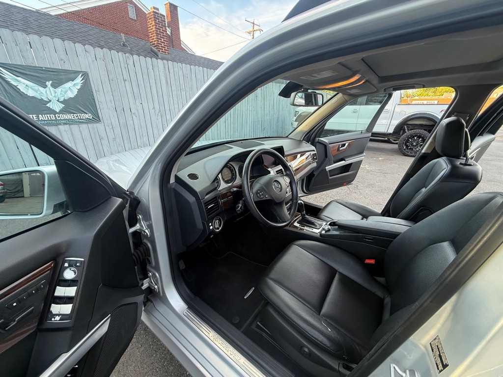 2012 Mercedes-Benz GLK-Class Image 11