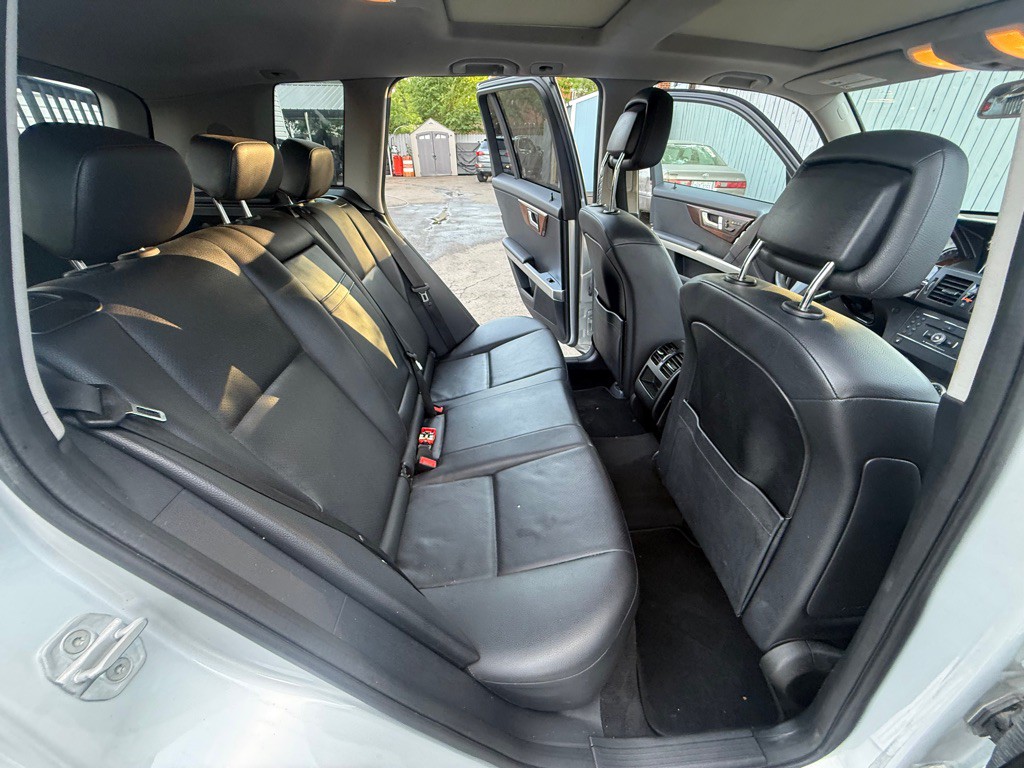 2012 Mercedes-Benz GLK-Class Image 17