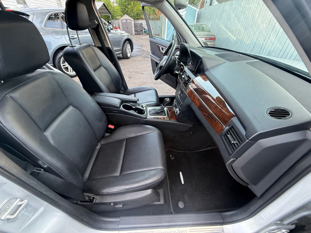 2012 Mercedes-Benz GLK-Class Image 18