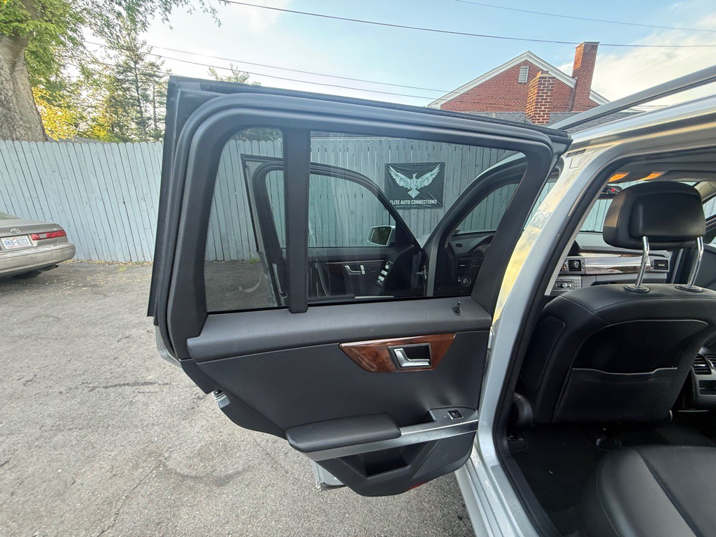 2012 Mercedes-Benz GLK-Class Image 24
