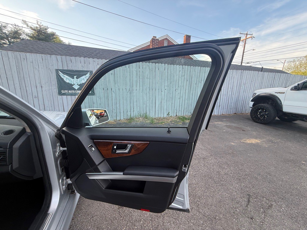 2012 Mercedes-Benz GLK-Class Image 28