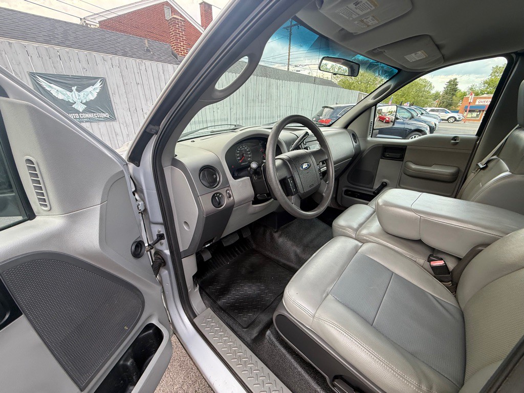 2005 Ford F-150 Image 12