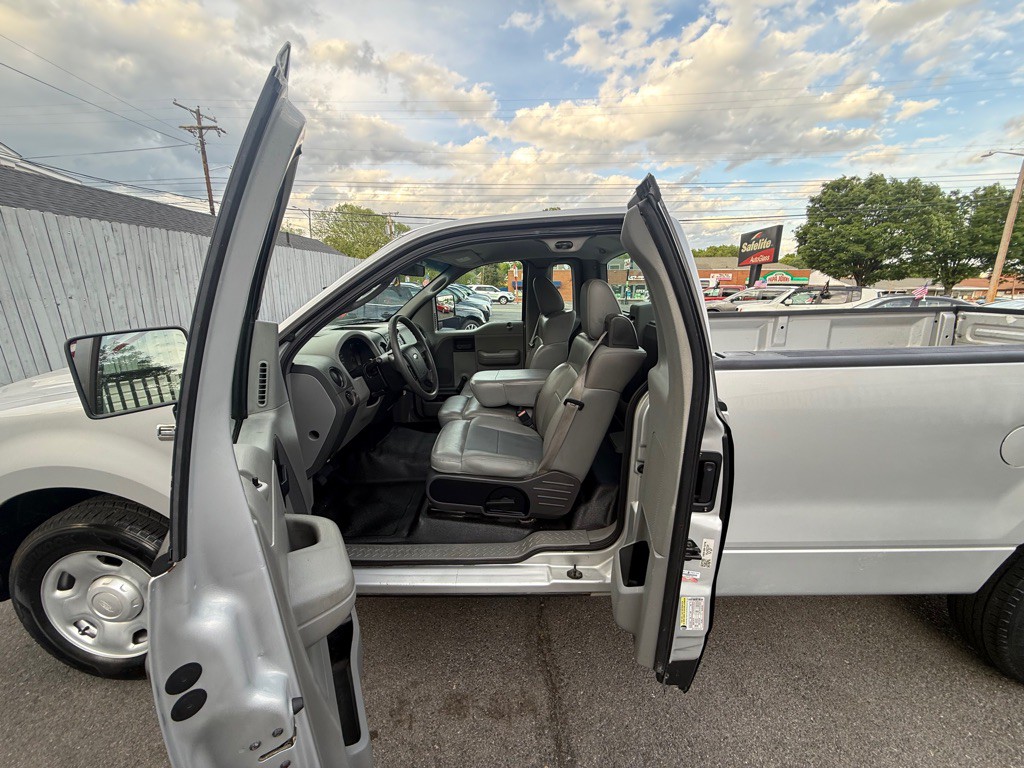 2005 Ford F-150 Image 13