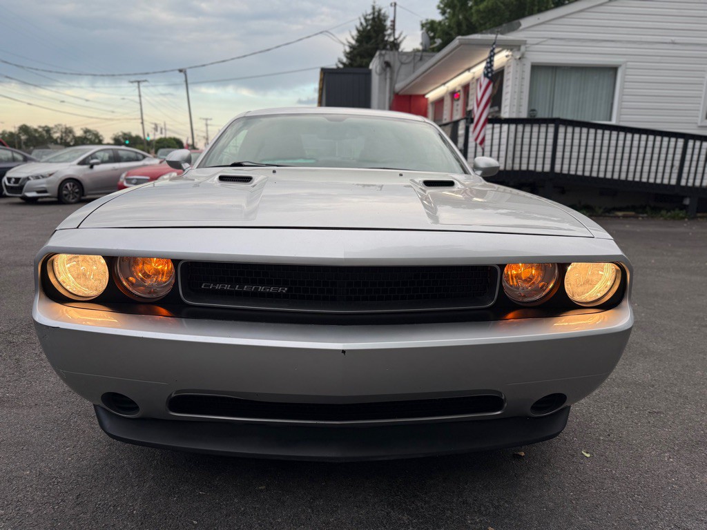2012 Dodge Challenger Image 2