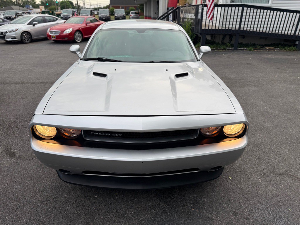 2012 Dodge Challenger Image 3