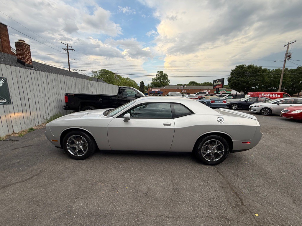 2012 Dodge Challenger Image 5