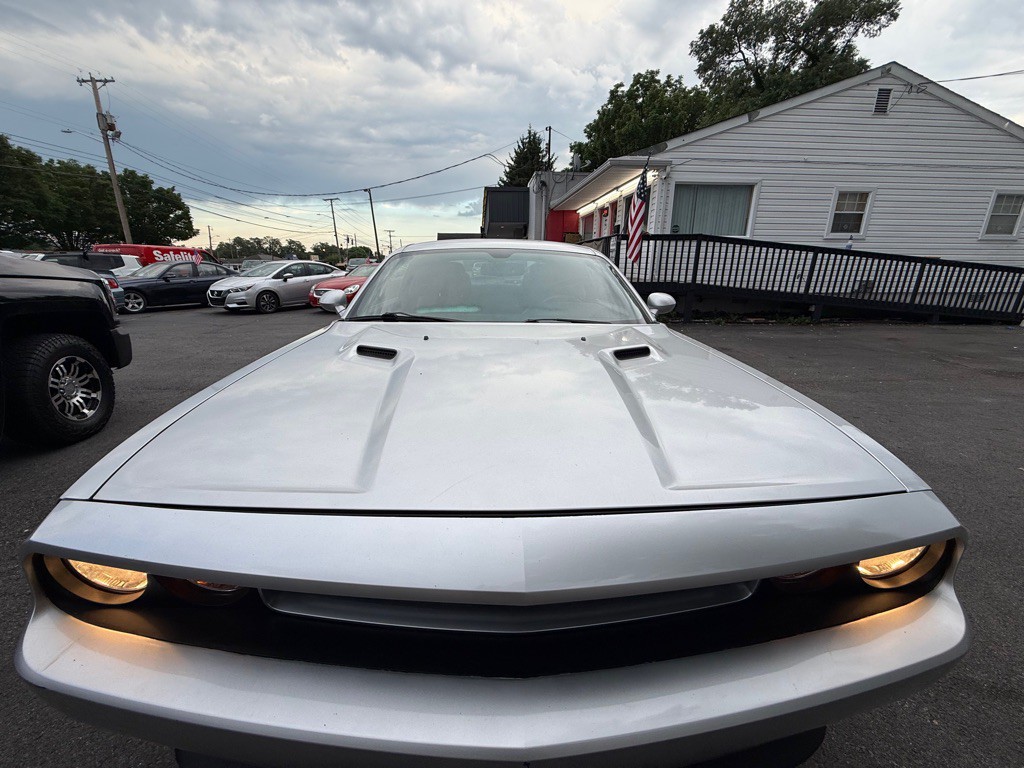 2012 Dodge Challenger Image 11