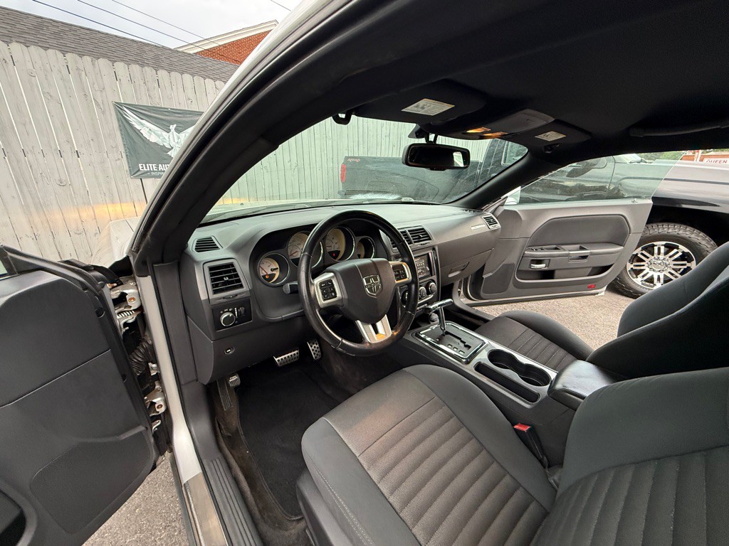 2012 Dodge Challenger Image 13