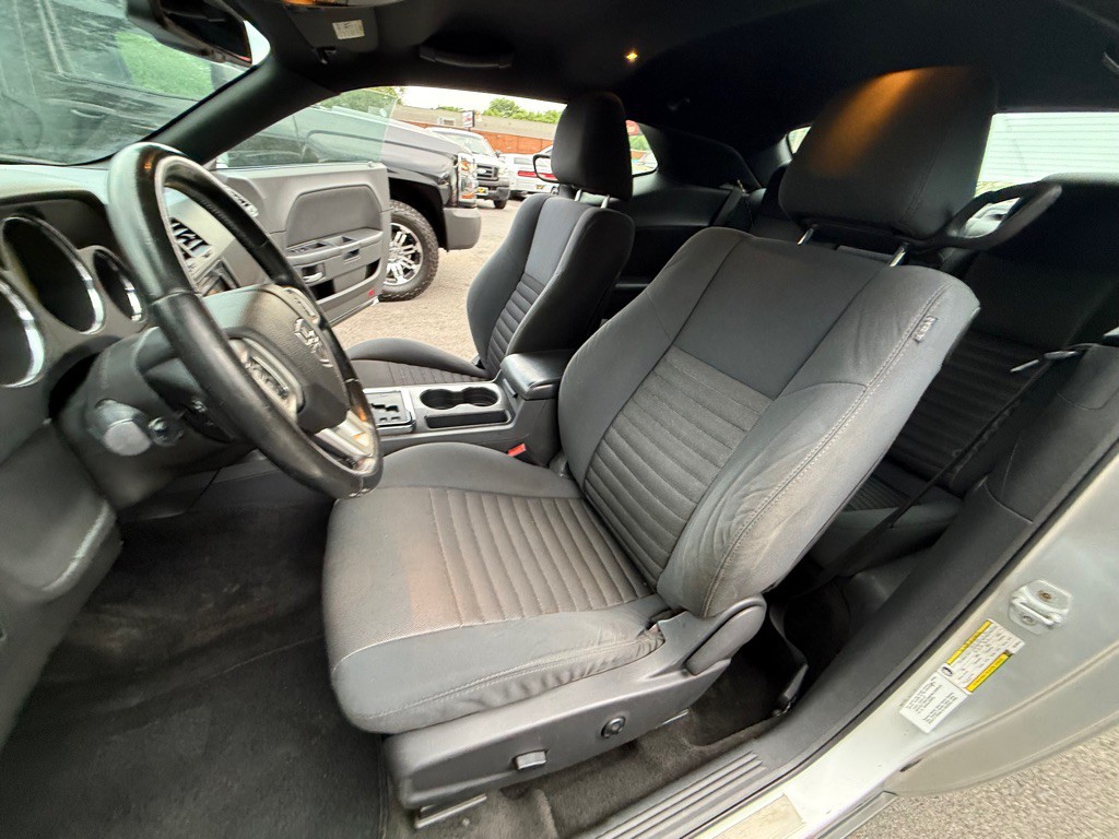 2012 Dodge Challenger Image 14