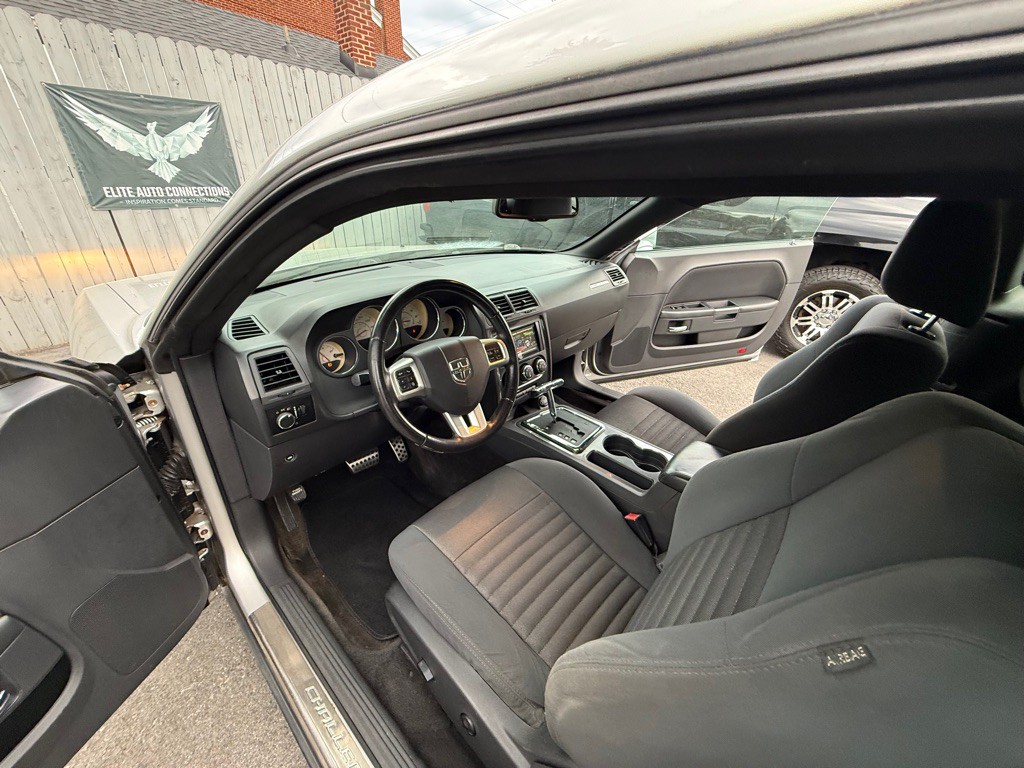 2012 Dodge Challenger Image 18