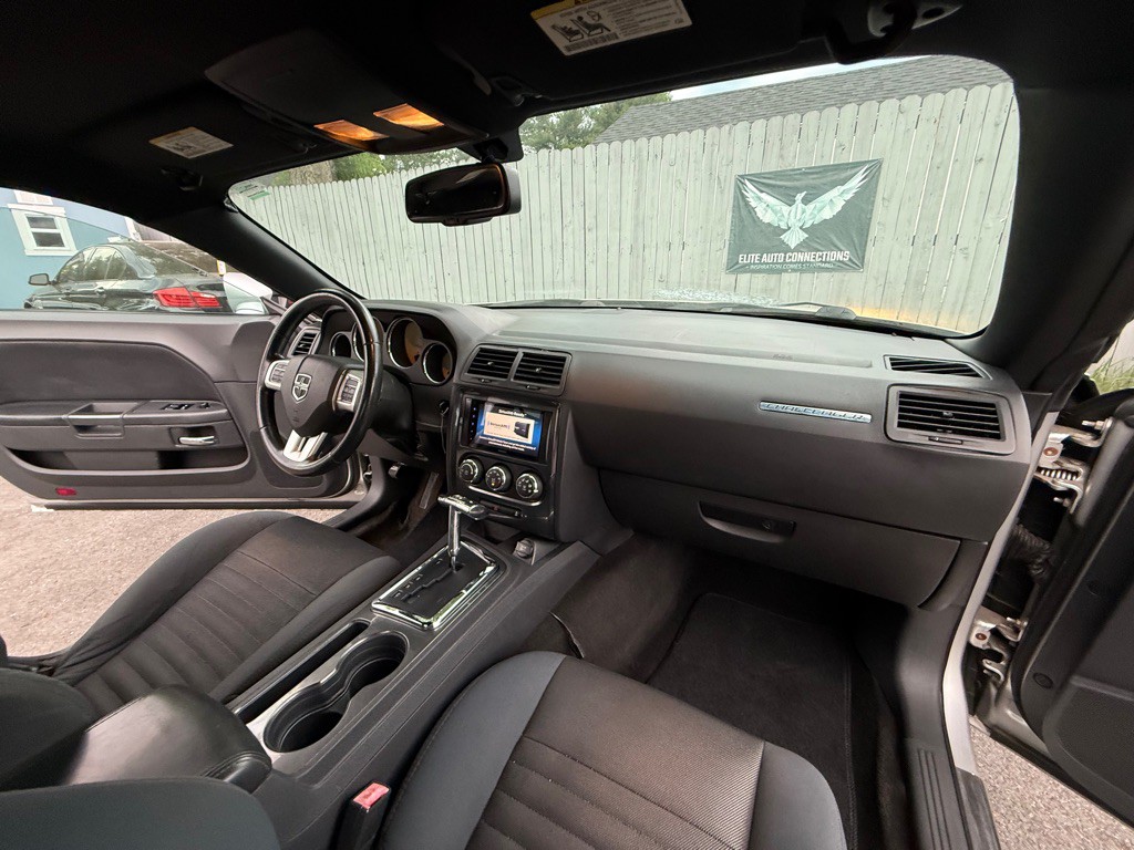 2012 Dodge Challenger Image 20