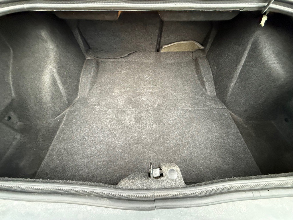 2012 Dodge Challenger Image 22