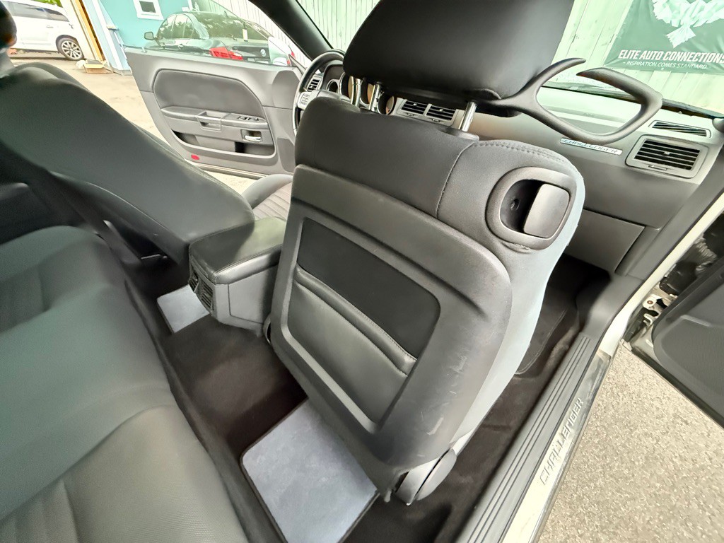 2012 Dodge Challenger Image 23