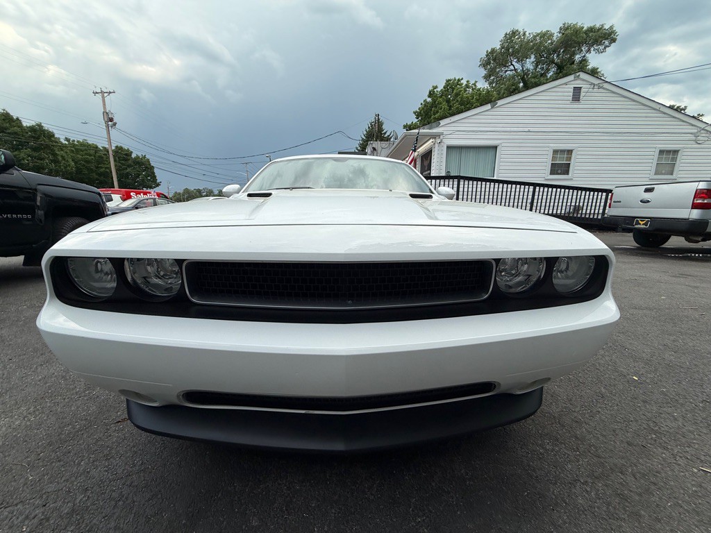2013 Dodge Challenger Image 2