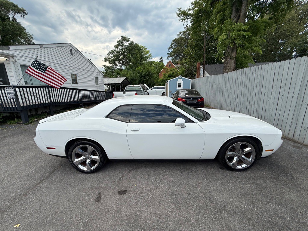 2013 Dodge Challenger Image 7